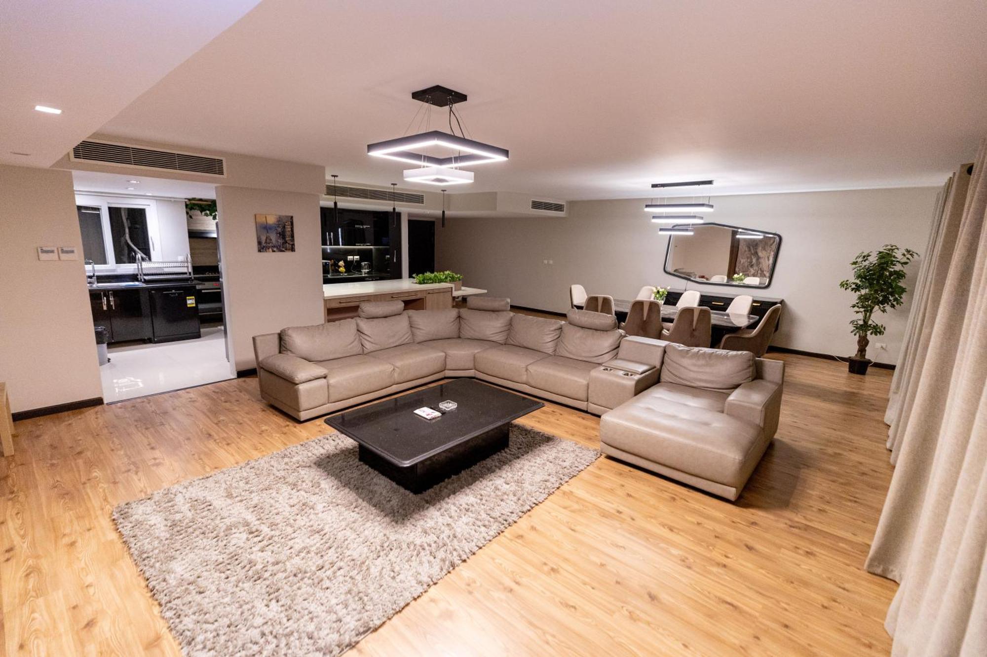 Apartment Luxury 3br Pool View Near Airport! *